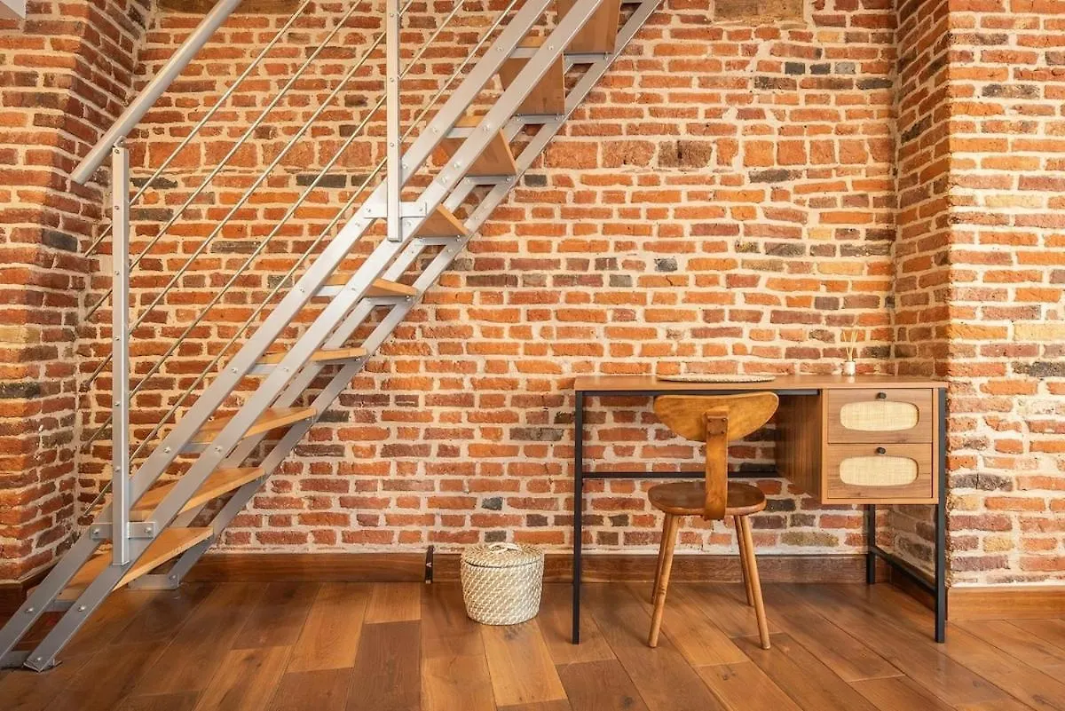 Duplex Rue Royale, Rooftop, Balneo Spa Lille 0*,  France