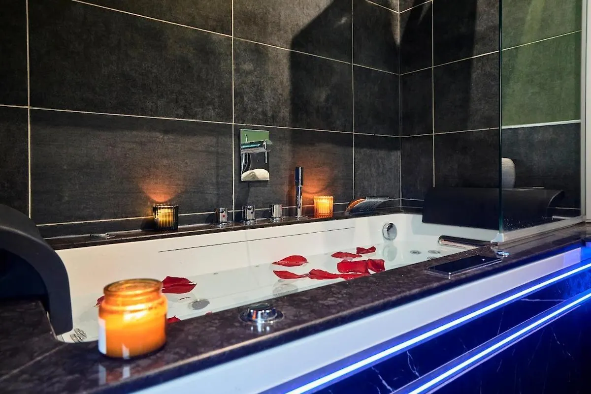 Duplex Rue Royale, Rooftop, Balneo Spa Lille France